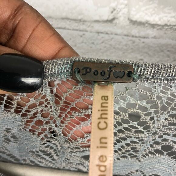 Poof Gray Full Floral Lace Back Hi-Lo Top Size S - Picture 4 of 7